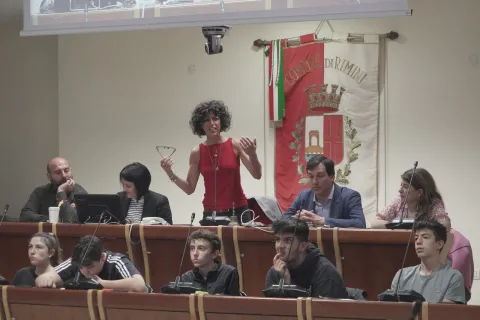 Progetto Giusti - incontro con gli studenti nella sala del Consiglio comunale