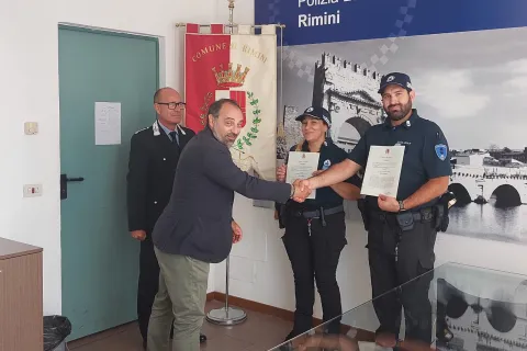L’encomio agli agenti della Polizia locale di Rimini