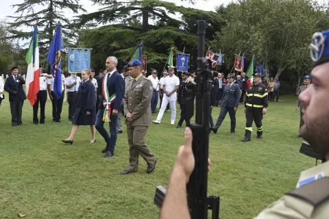 Studenti e rappresentanti delle Istituzioni omaggiano i caduti nel 79° Anniversario della Liberazione di Rimini