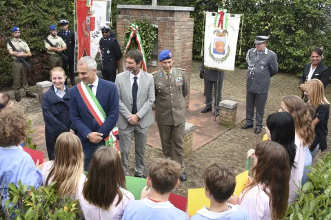 Studenti e rappresentanti delle Istituzioni omaggiano i caduti nel 79° Anniversario della Liberazione di Rimini