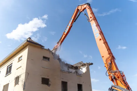sopralluogo al cantiere alla presenza del sindaco Sadegholvaad e del direttore territoriale dell'Agenzia del Demanio Luca Michele Terzaghi e del vicedirettore territoriale Roberto Capuano