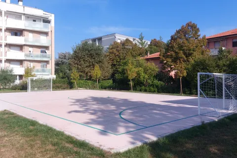 campo da calcetto parco pubblico inclusivo in via Rodriguez