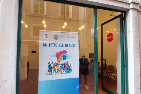 portello informativo dell’Agenzia per la locazione