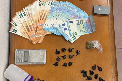foto del sequestro fatto dalla Polizia Locale di Rimini