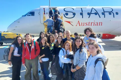 Gli studenti e il sindaco Jamil Sadegholvaad partiti per il viaggio studio