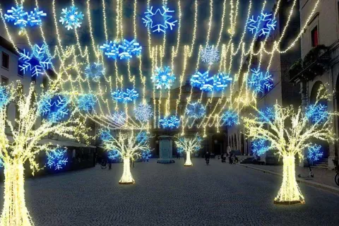 illuminazione piazza cavour
