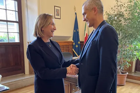  Jamil Sadegholvaad e il nuovo questore Olimpia Abbate 