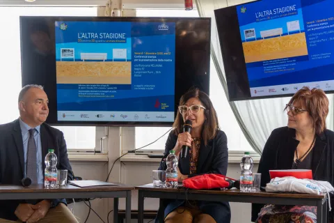 conferenza stampa l'altra stagione