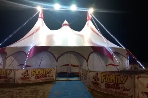 Happy Circus - Ice Village