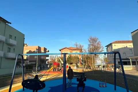 area giochi giardino pubblico "maria rosa pellesi"
