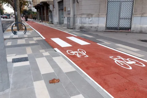 Lavori conclusi su lato monte di Piazza C. Battisti