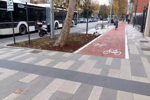 Lavori conclusi su lato monte di Piazza C. Battisti