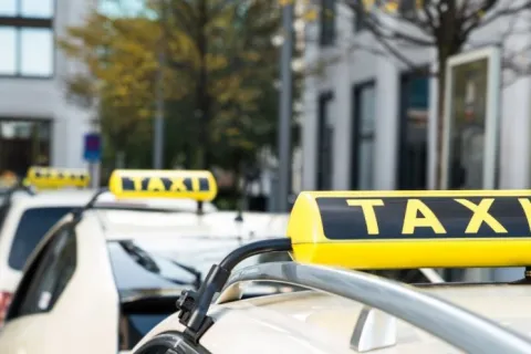 Taxi