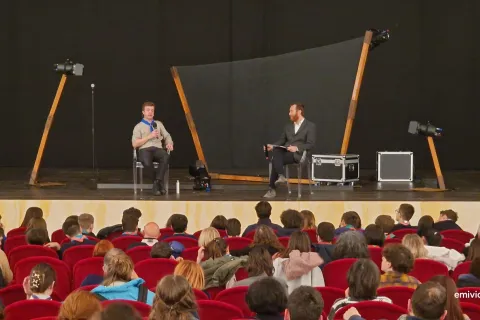 "Credere, disobbedire, resistere": la storia di resistenza delle "Aquile Randagie” - teatro galli