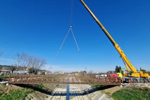 Ponte ciclopedonale sul Deviatore Ausa:  varo della struttura
