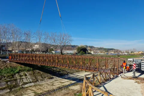 Ponte ciclopedonale sul Deviatore Ausa:  varo della struttura