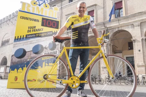 Allestimenti Tour de France Piazza Cavour