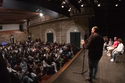 Maxime Mbanda e Marco Bezzecchi raccontano a più di 200 studenti come lo sport sia palestra di vita
