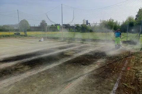 nterventi per la posa del nuovo manto sintetico del campo da calcetto di San Vito
