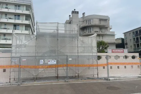 riqualificazione delle mura dell’ex locale da ballo “Oriental Park”