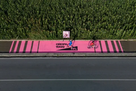 colorazione pista ciclabile via Montescudo