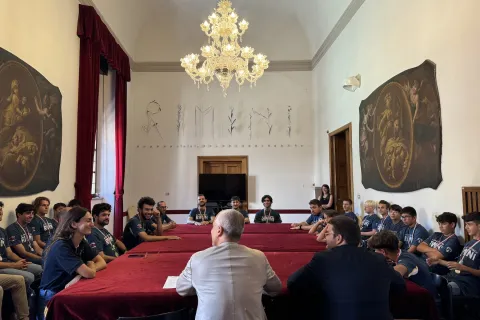 Ultimate frisbee: i Campioni d’Italia del Cotarica ricevuti in Residenza Comunale dal sindaco Sadegholvaad e dall’assessore Lari