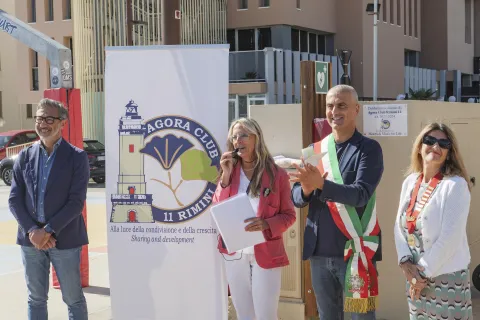 defibrillatore piazzale Kennedy