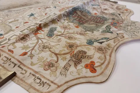 Pergamena dipinta in restauro