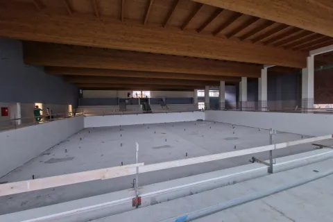 Lavori in corso alla nuova piscina comunale