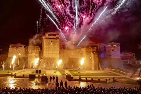 incendio a castello