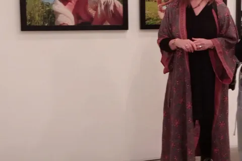 mostra seni invisibili