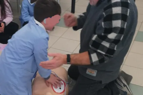 defibrillatore geo referenziato e collegato alla rete del 118.