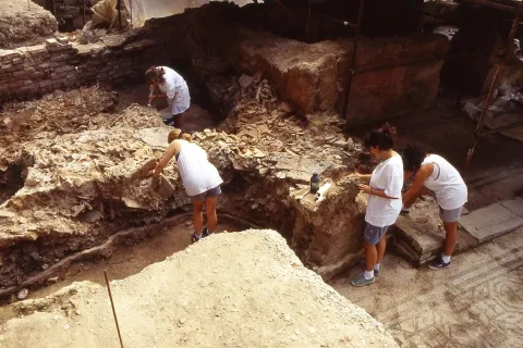 Interventi di restauro eseguiti durante le attività di scavo archeologico