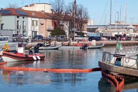 affondamento peschereccio genius