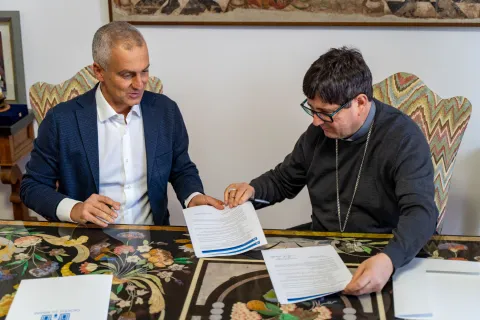 Il Sindaco Sadegholvaad e il vescovo Anselmi firmano il protocollo d’intesa per il programma di valorizzazione del Giudizio Universale