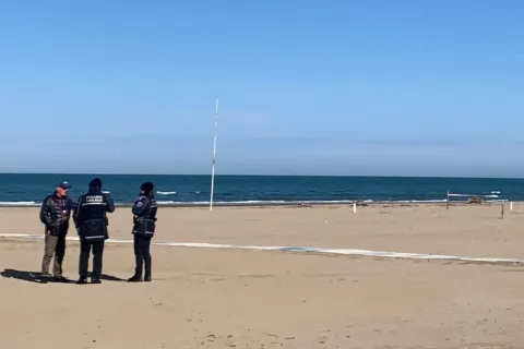 controlli polizia locale spiaggia libera miramare