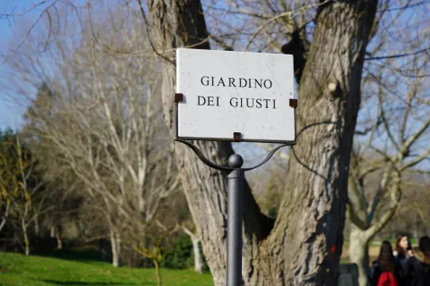 ‘Giornata Europea dei Giusti’, la città di Rimini celebra il ‘6 marzo’ al parco XXV Aprile, nel Giardino dei Giusti