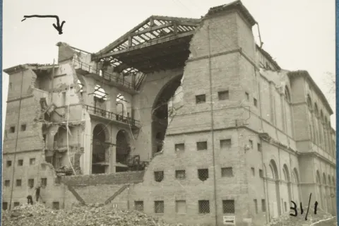 Teatro Galli distrutto - foto Moretti