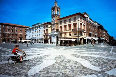 passeggiate culturali  - piazza tre martiri