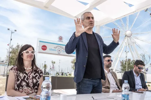 Nasce ‘SpiaggiaLiberaTutti’