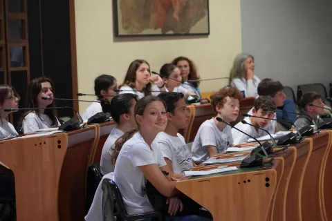 Nella sala del Consiglio comunale gli studenti di Miramare hanno animato l’evento conclusivo del percorso "I Giusti tra le Nazioni"