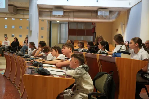 Nella sala del Consiglio comunale gli studenti di Miramare hanno animato l’evento conclusivo del percorso "I Giusti tra le Nazioni"