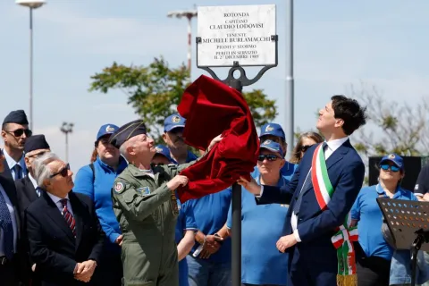 Inaugurata la rotonda tra la Statale 16 e via Cavalieri di Vittorio Veneto