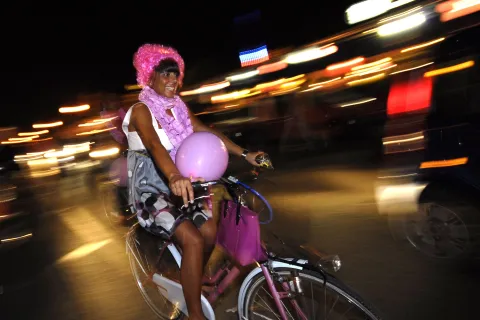 Ragazza in bici