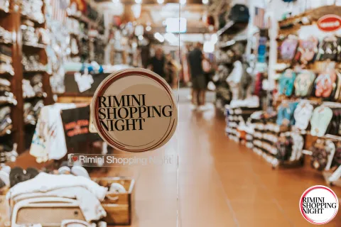 rimini shopping night
