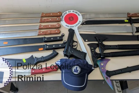 Armi bianche sequestrate