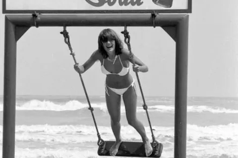 altalena in riva al mare