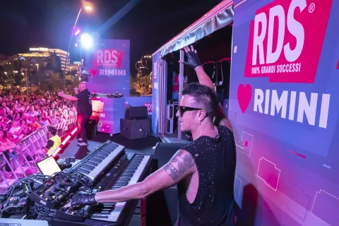 rds loves rimini eiffel 65