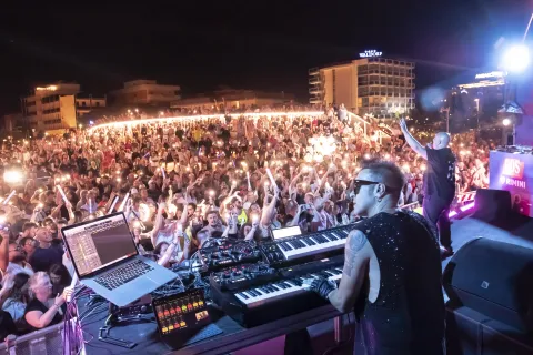 rds loves rimini eiffel 65