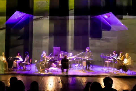 Lo specchio di Dioniso. Risonanze polifoniche erranti